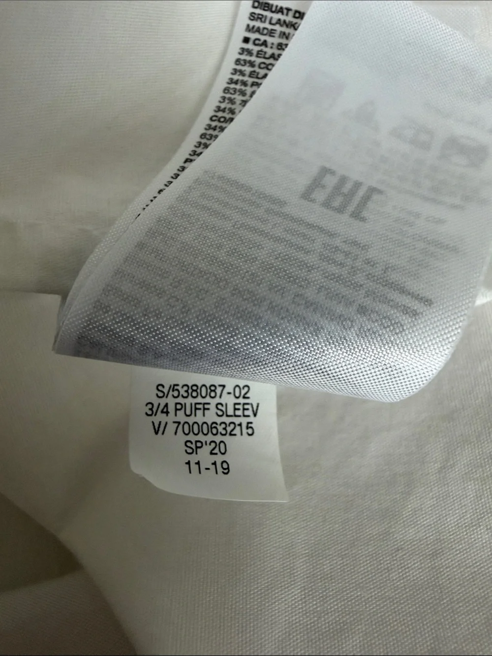 Banana Republic White V-Neck Puff Sleeve Blouse - size Medium - Picture 7 of 8